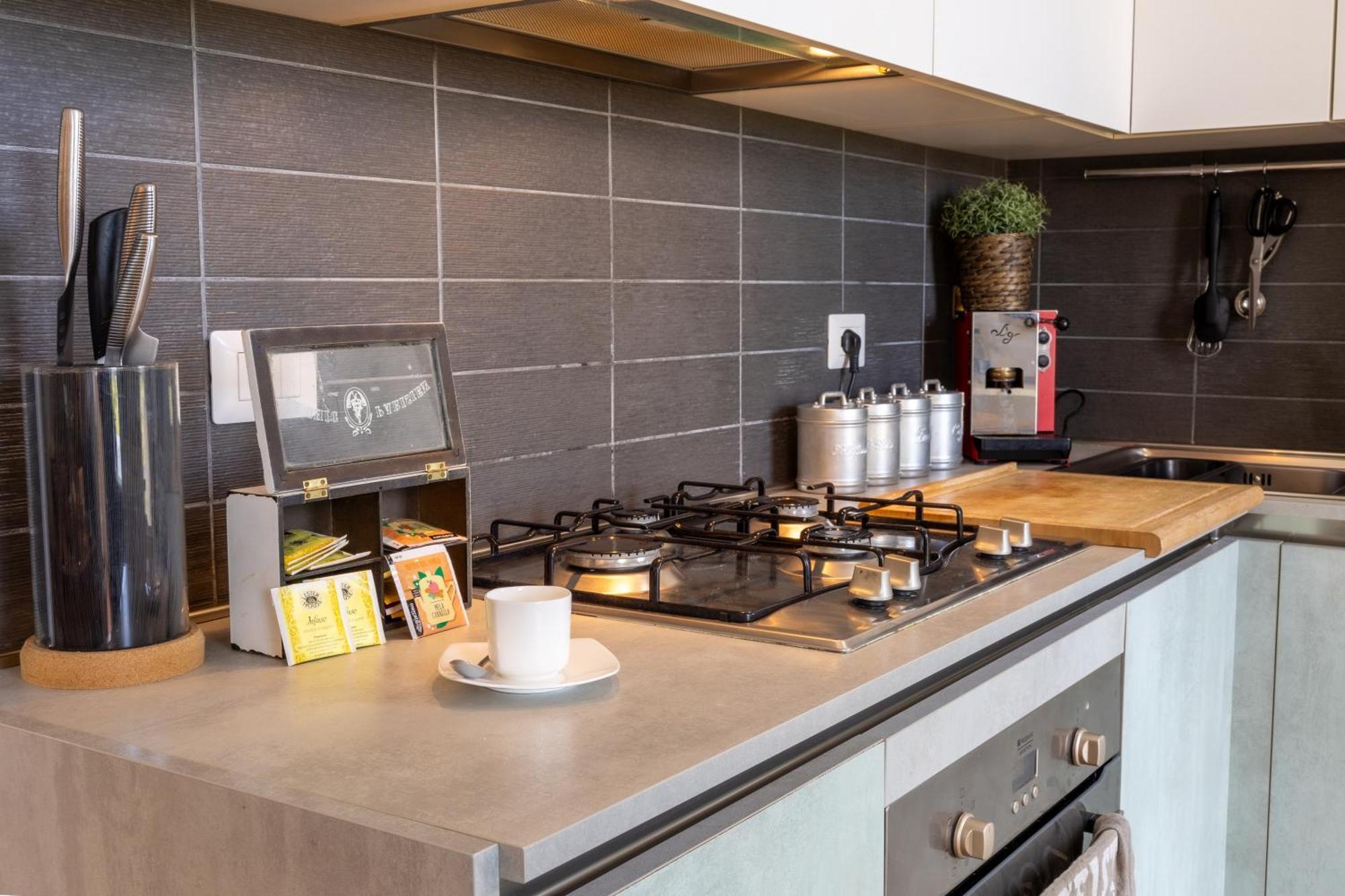 Belvedere Modern Apartment Con Parcheggio Gratuito Rome Luaran gambar